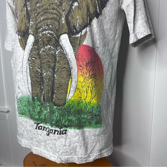 Vintage 90’s Zip It London Tanzania African Elephant T Shirt - Picture 8 of 9